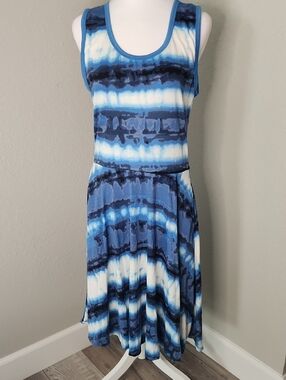 NWT LuLaRoe Nicki Blue and White Tie-Dye Scoop Neck Midi Dress w/ Pockets